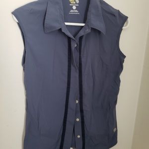 Mountain Hardwear Sleeveless Button-Down Top in Navy